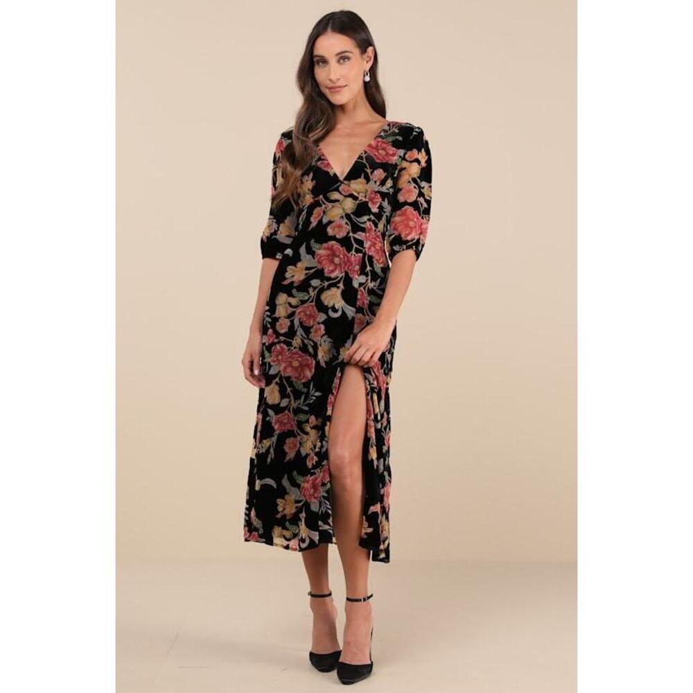 Lulus Gloriously Chic Black Floral Burnout Short Sleeve Midi Dress - Size M